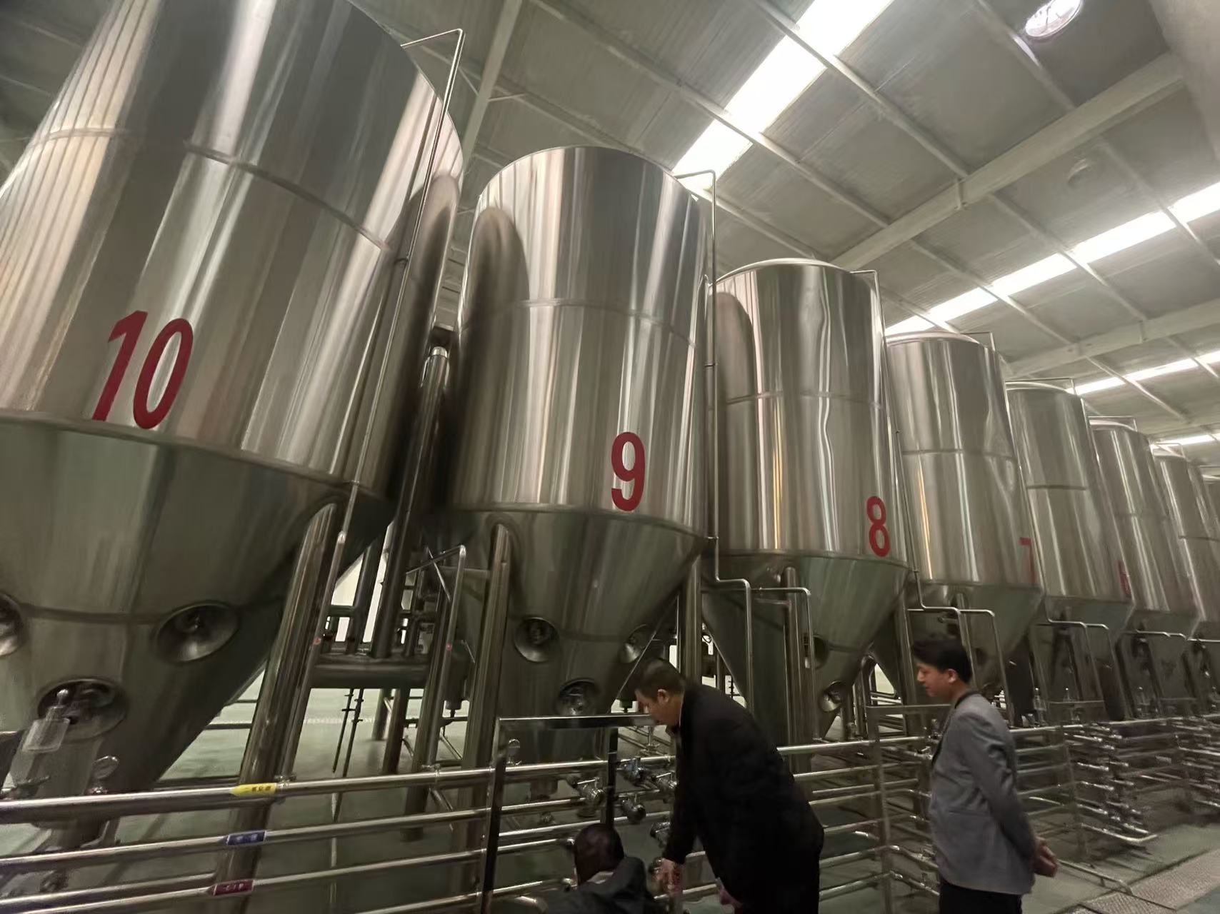江永精酿啤酒设备厂—平面布置、设备设计、制造、调试、培训等一条龙服务